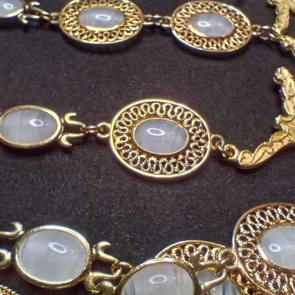 Vintage Gold Tone Statement Necklace - Picture 5 of 12